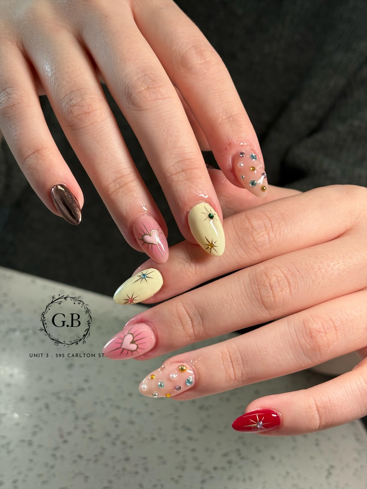 Elegant nail art set